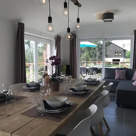 Met Zonneterras, Tuin En Panoramisch Uitzicht Holiday home
